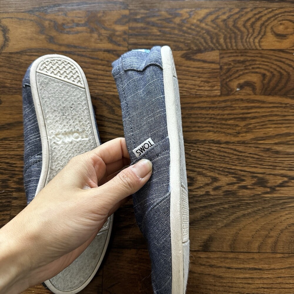 TOMS Classic Chambray Alpargata slip-on shoes size 6.5 | Casual Flats - Picture 4 of 11